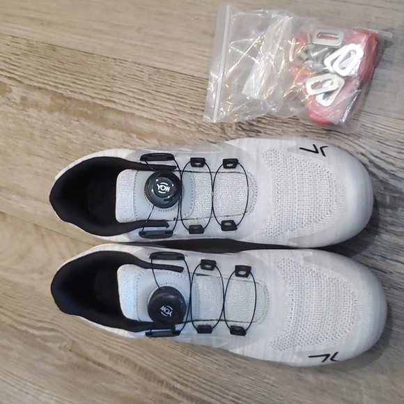 Wylwlg Cycling Cleats Size EUR 40, Size 7